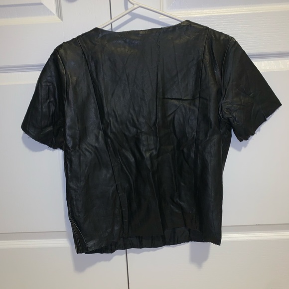 Leather short sleeve tshirt- size medium - Picture 2 of 2